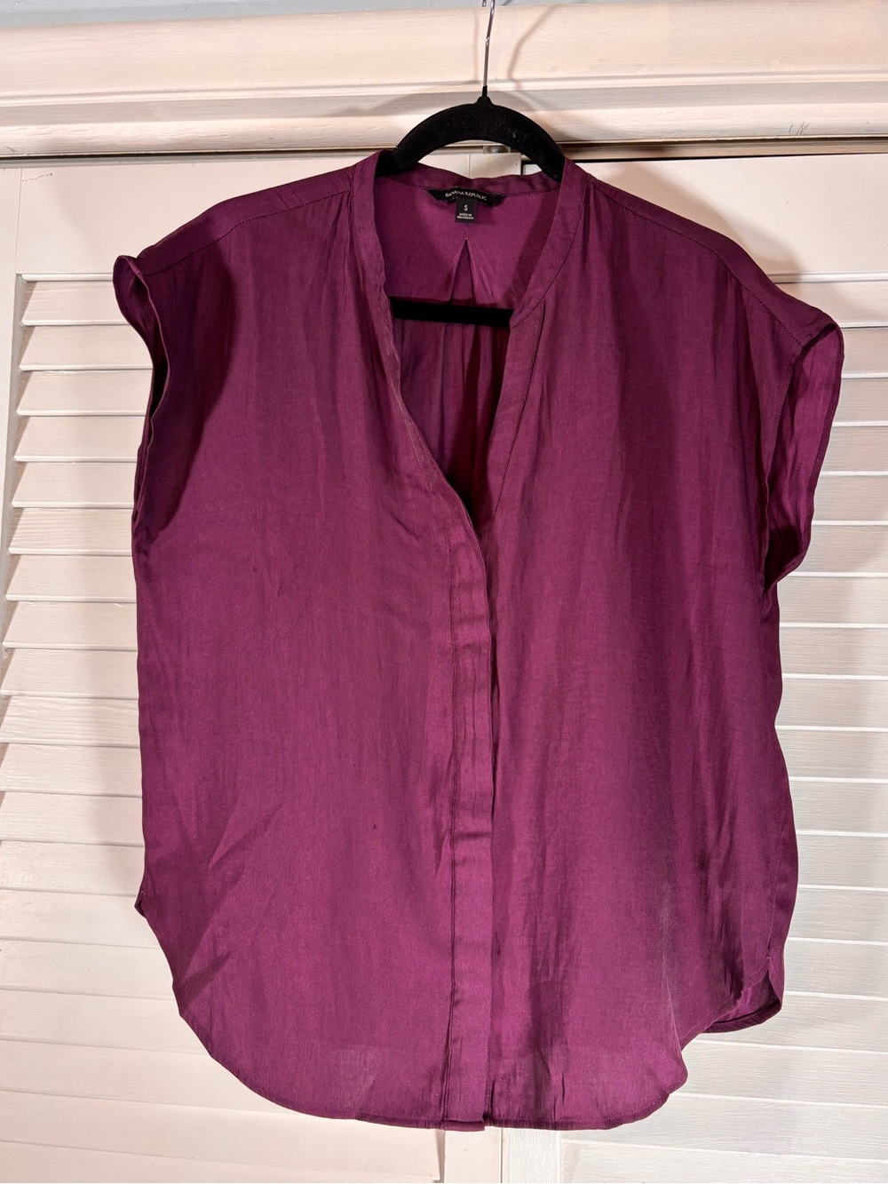 Banana Republic Essential Fluid Twill Blouse Small Dried Morello Cap Sleeve